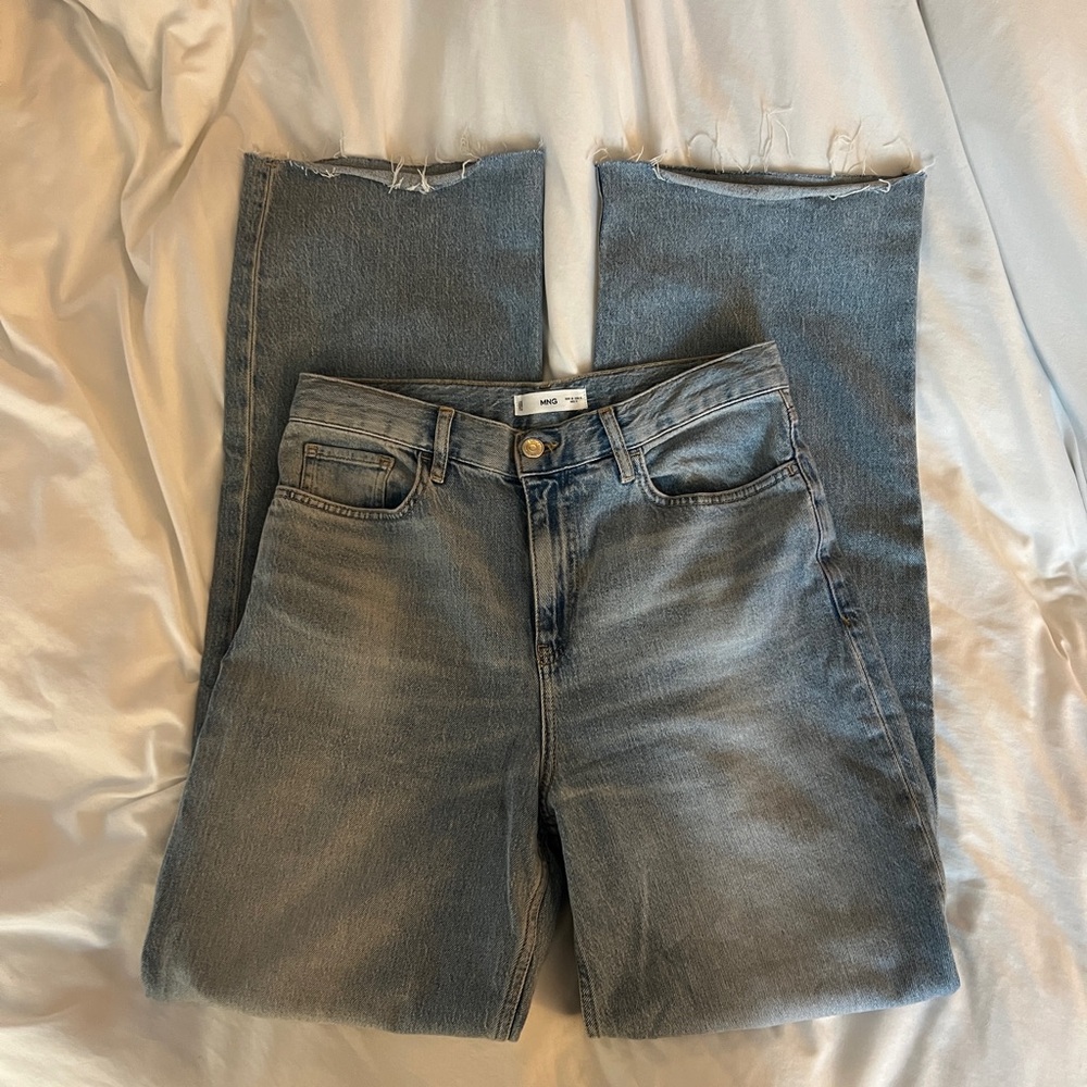 Mid Rise Relaxed Jeans - Picture 2 of 5